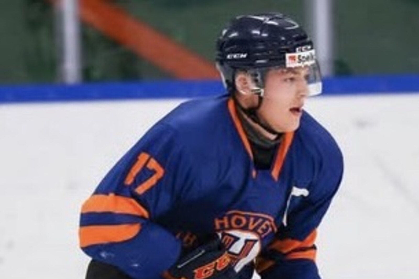 Hovet HC-spelare i blå matchtröja